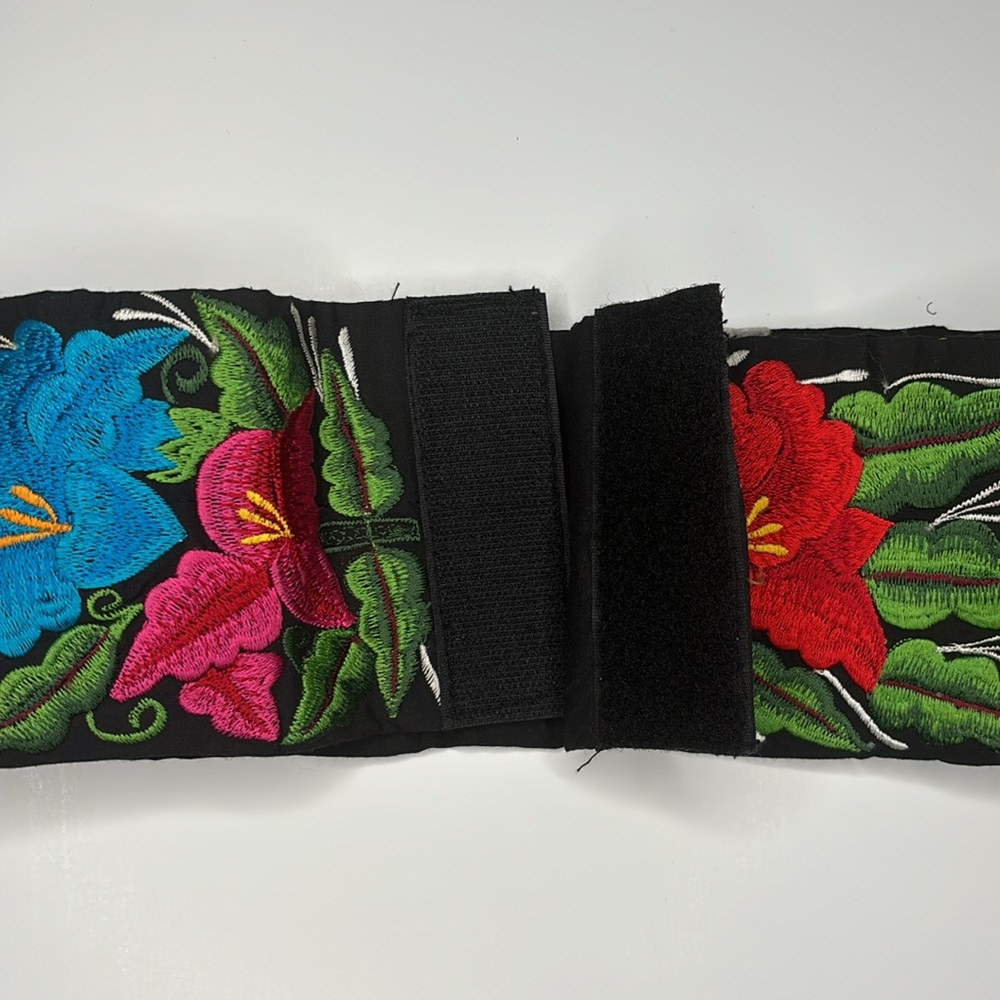 Embroidered sash, size 28 - Picture 4 of 6